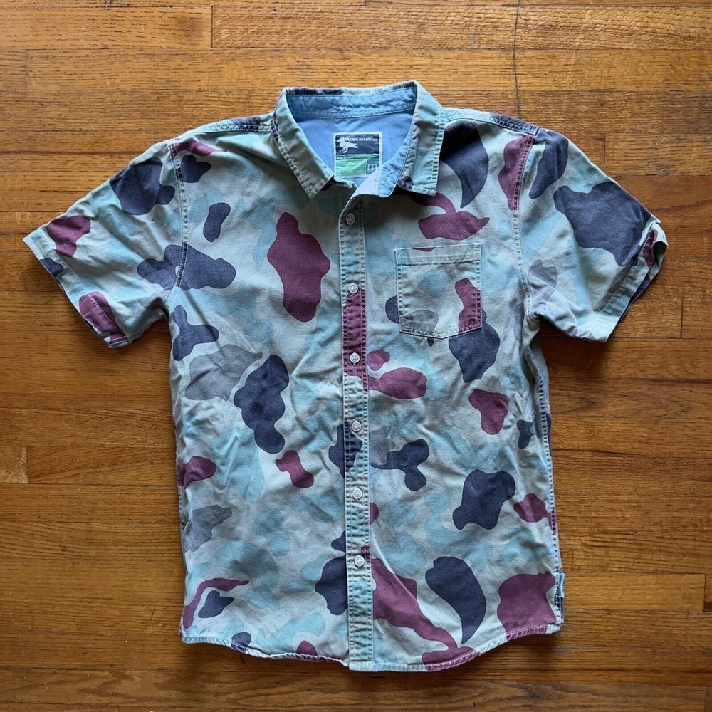 Modern Amusement Camo Button Up Short Sleeve Casual Shirt Mens Size‎ M